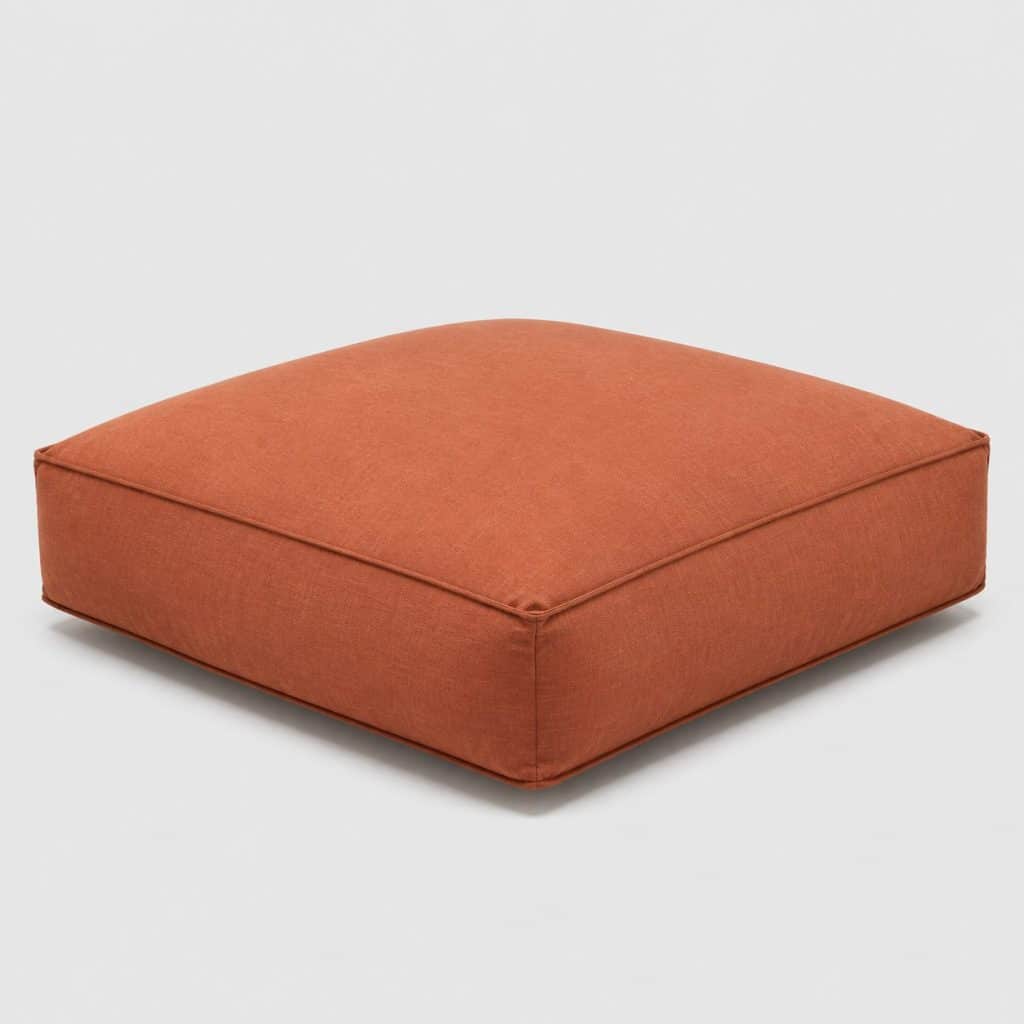 Coussin de sol 60 × 60 cm terracotta au salon