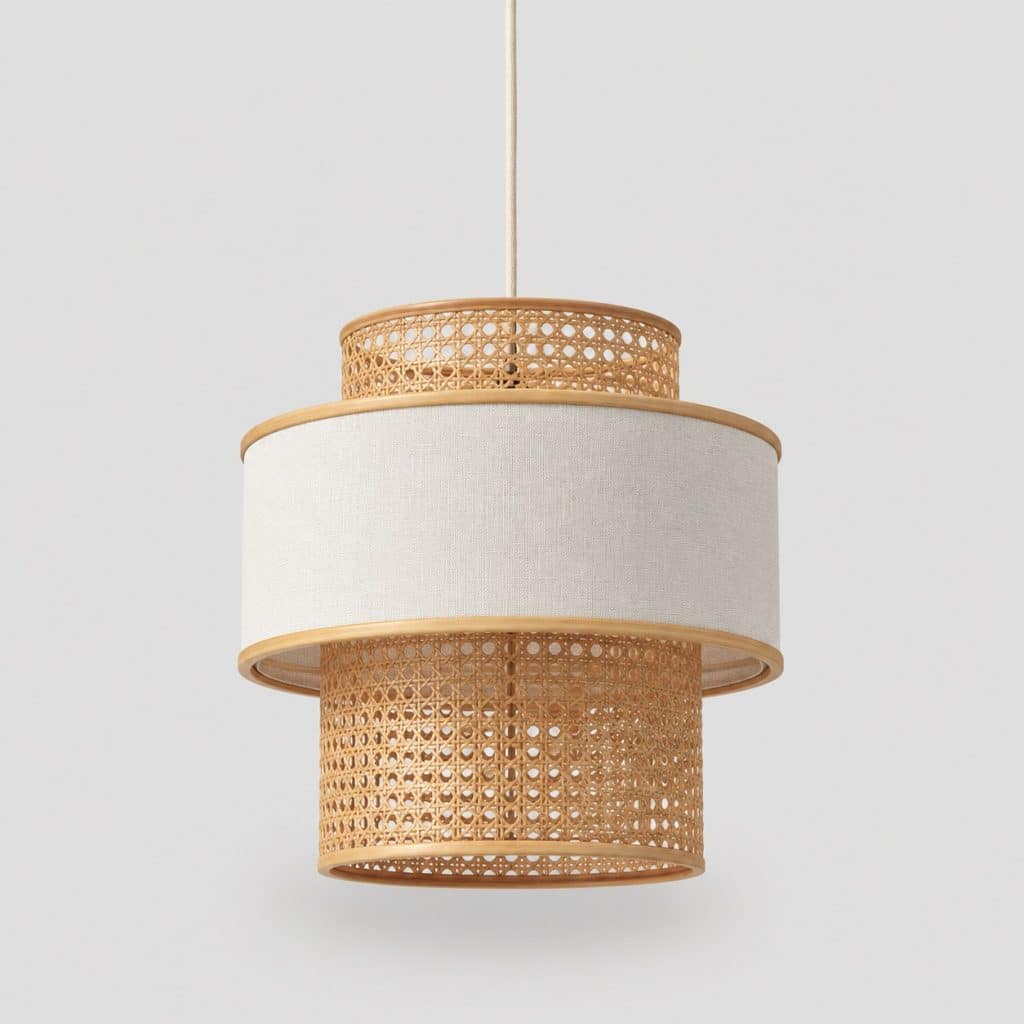 Suspension de salon en cannage et lin